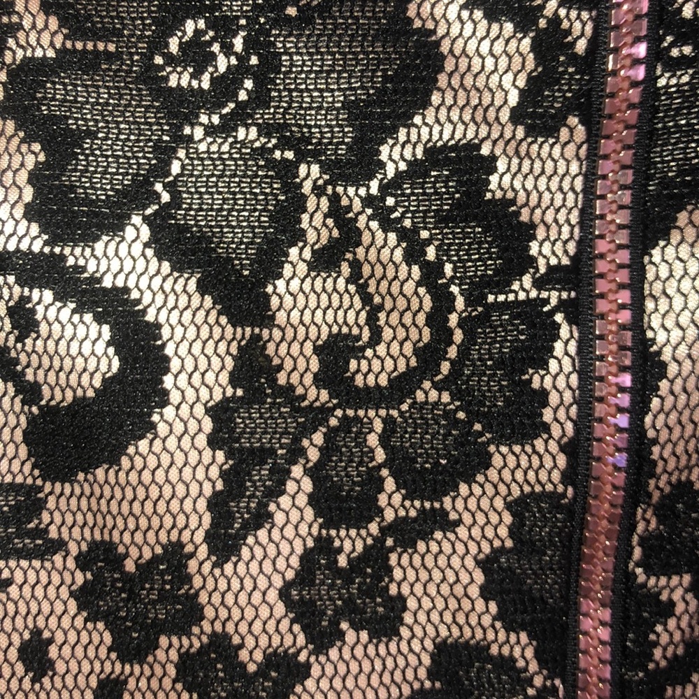 Black Lace and Rose Gold - Picture 6 of 7